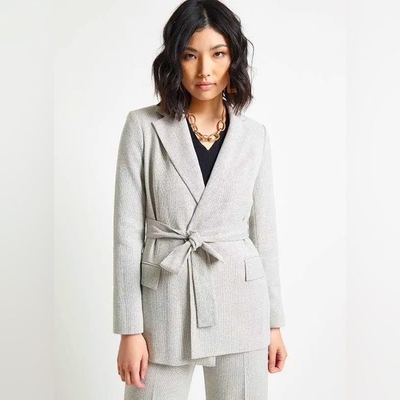 THEORY CREPE BELTED BLAZER NEW Still in stores $565